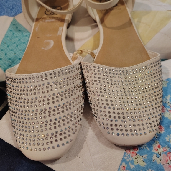 Daisy Fuentes White Studded Women's Shoes Size 8.5 - Picture 5 of 5